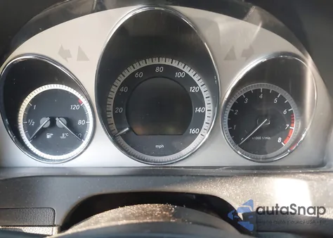 2011 Mercedes-Benz C 300 Luxury 4Matic/Sport 4Matic z USA, uszkodzony, nr VIN WDDGF8BB9BR139784